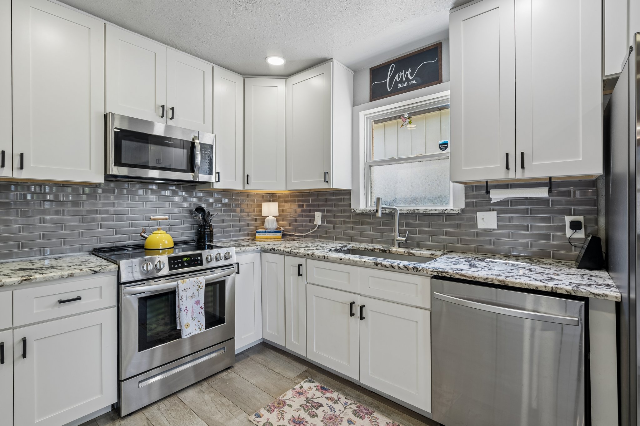 13401 Inverness Ave_020.jpg