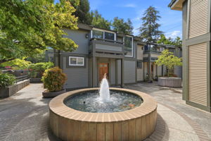 004_F8_1341 Alma St