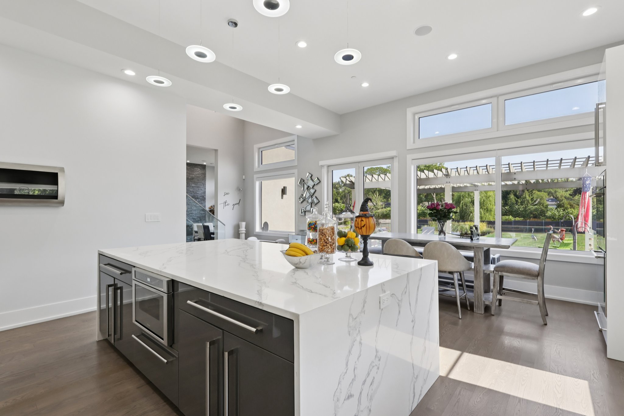 Pfingsten Rd-0410-014.jpg