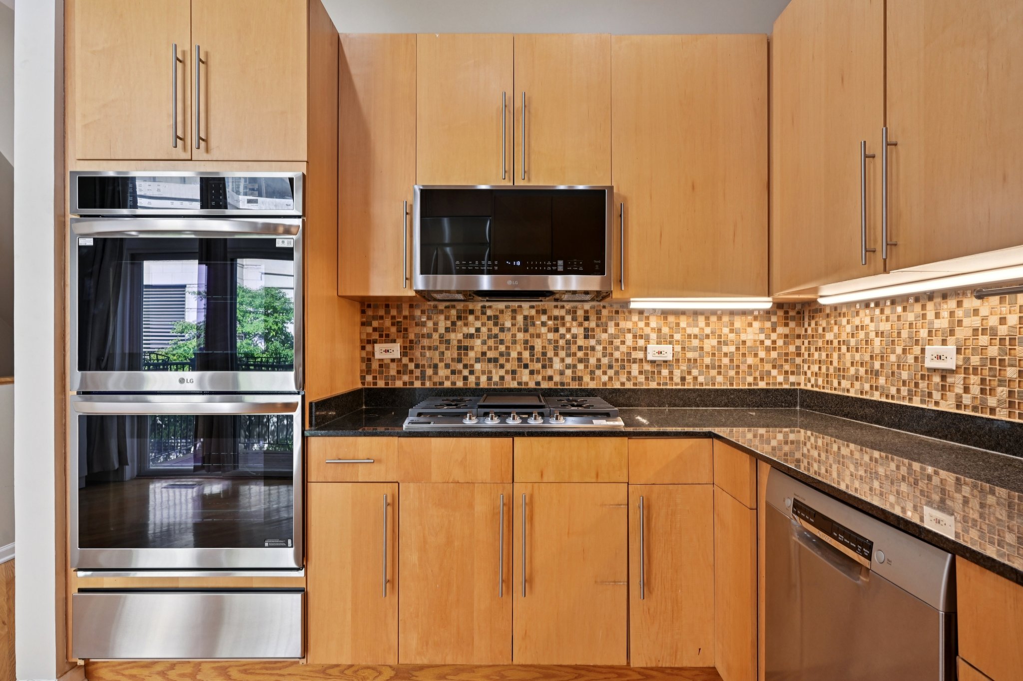 S Indiana Ave D-L2709-015.jpg