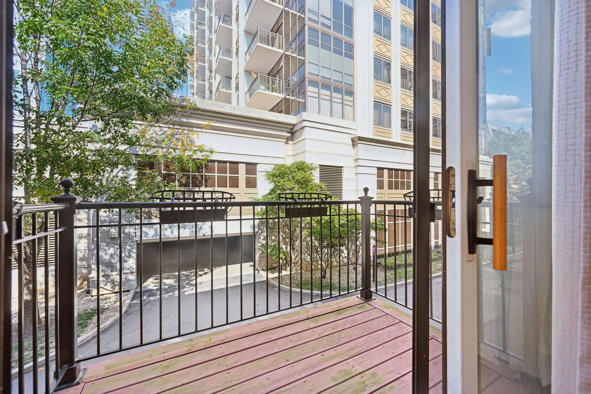 S Indiana Ave D-L2709-045.jpg