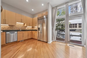 S Indiana Ave D-L2709-012.jpg