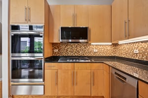 S Indiana Ave D-L2709-015.jpg