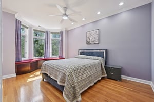 S Indiana Ave D-L2709-025.jpg
