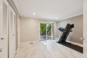 S Indiana Ave D-L2709-037.jpg