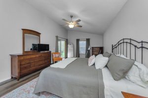 Master Bedroom 1b