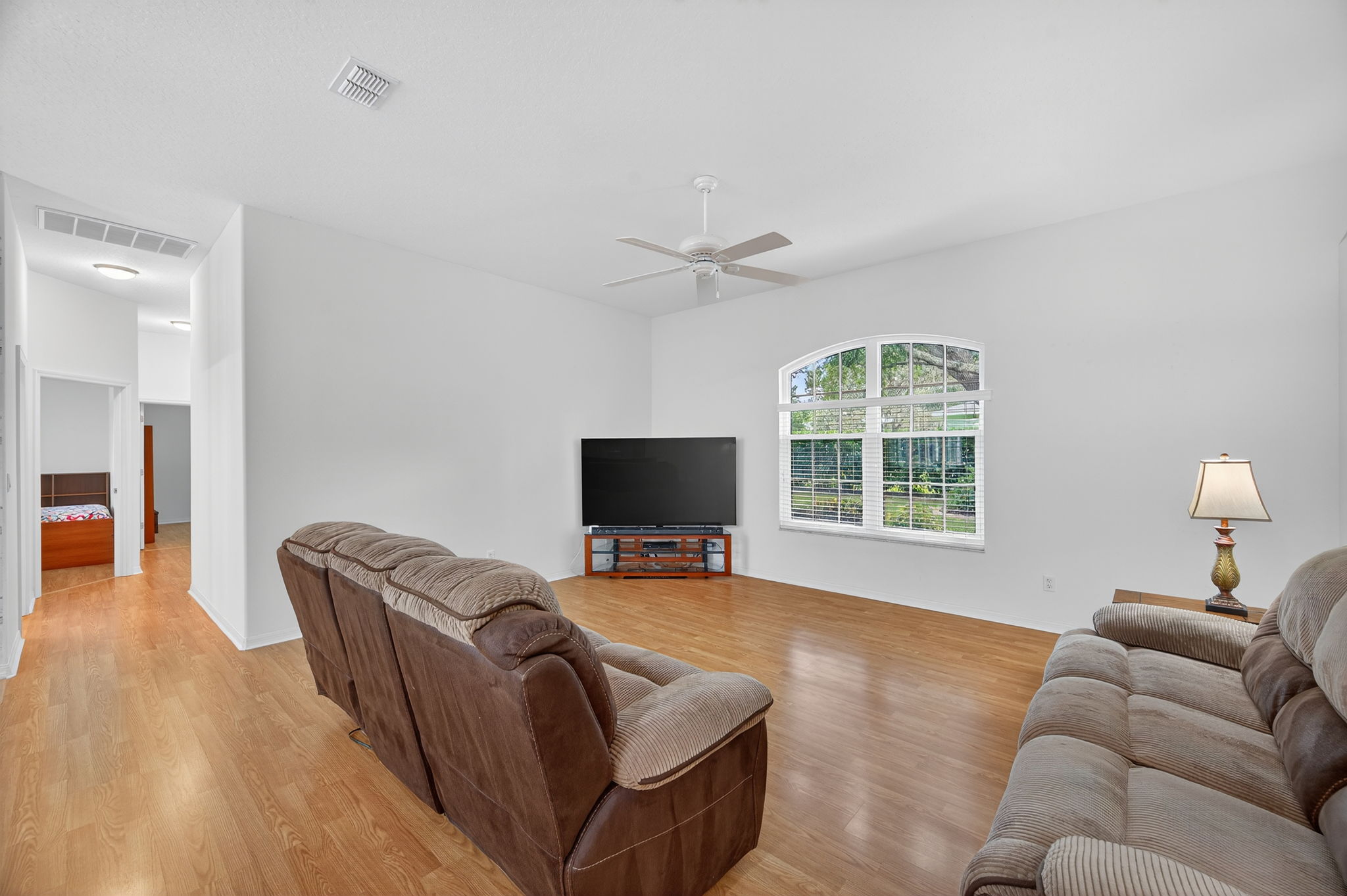 Interiors (9)