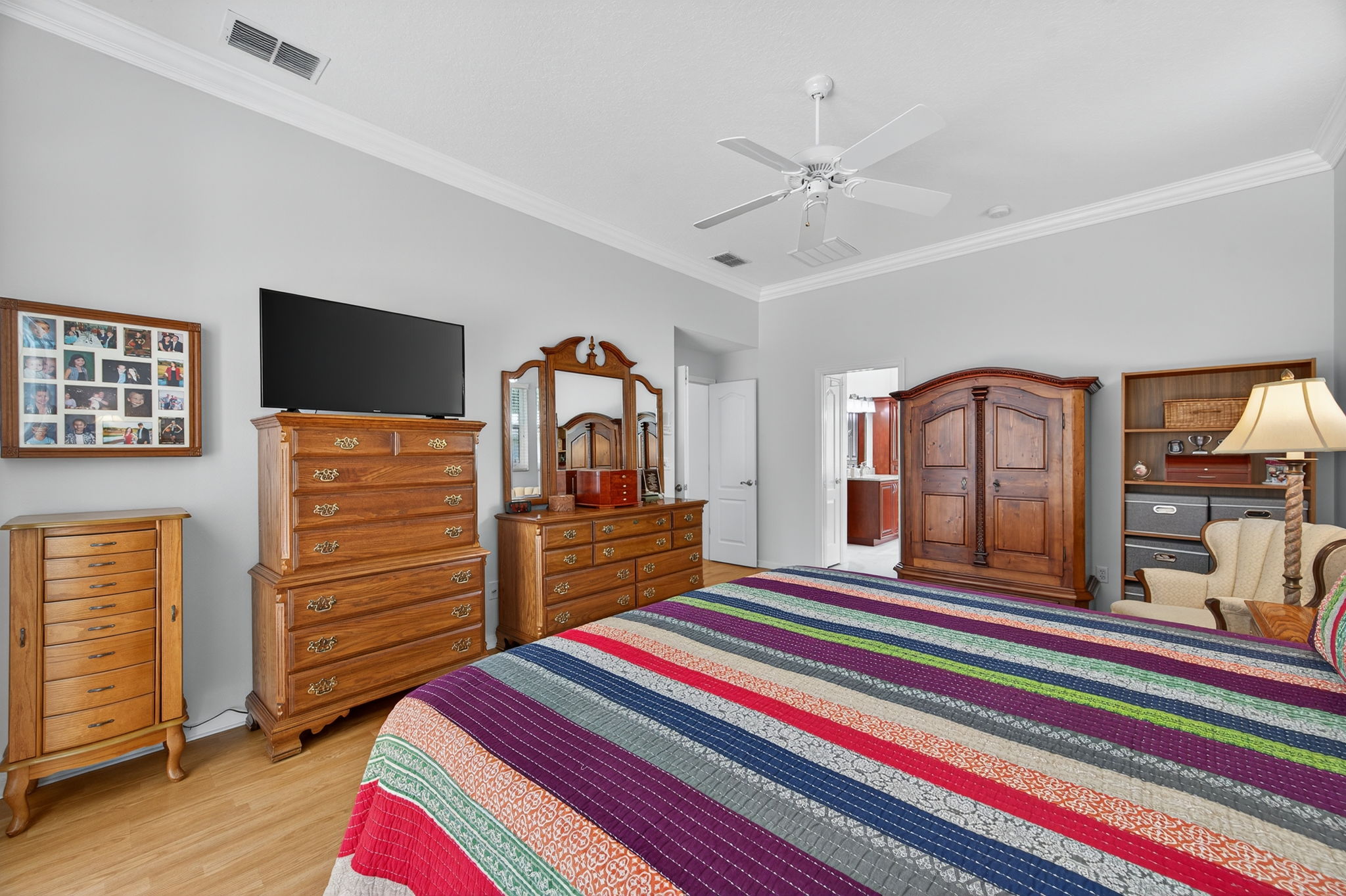 Interiors (41)