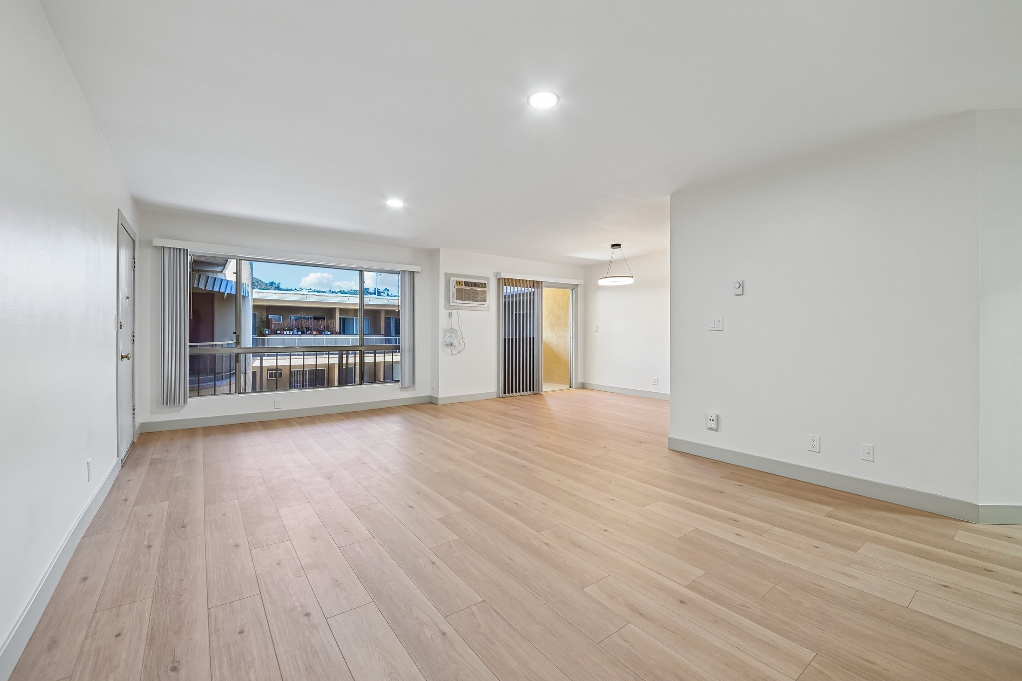 1342 N Fuller Ave Unit 303-S0805-002.jpg