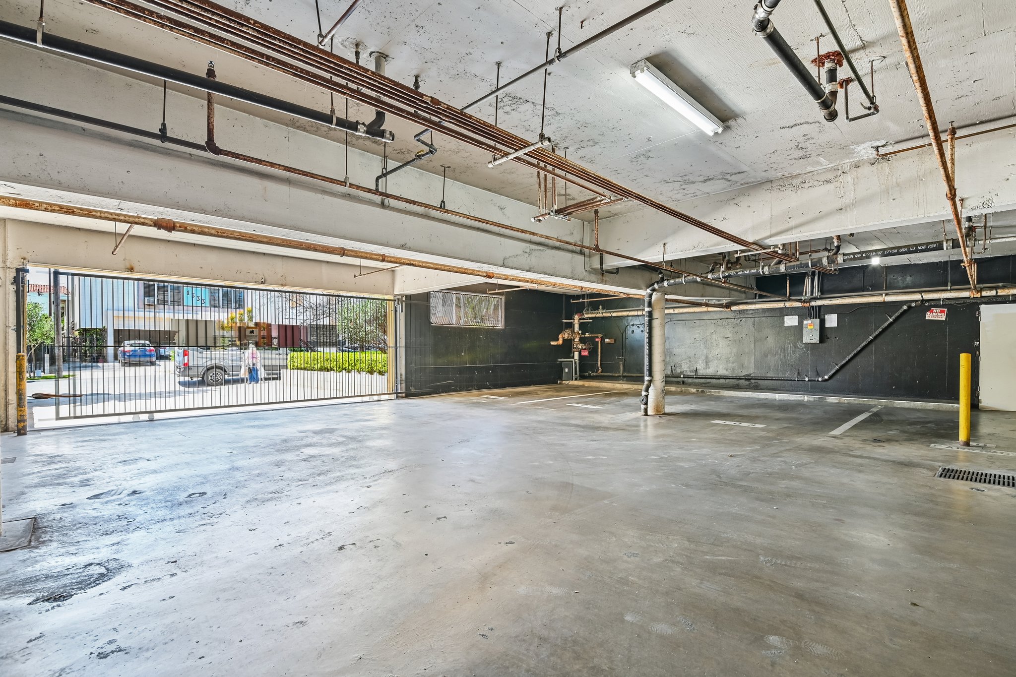 1342 N Fuller Ave Unit 303-S0805-020.jpg