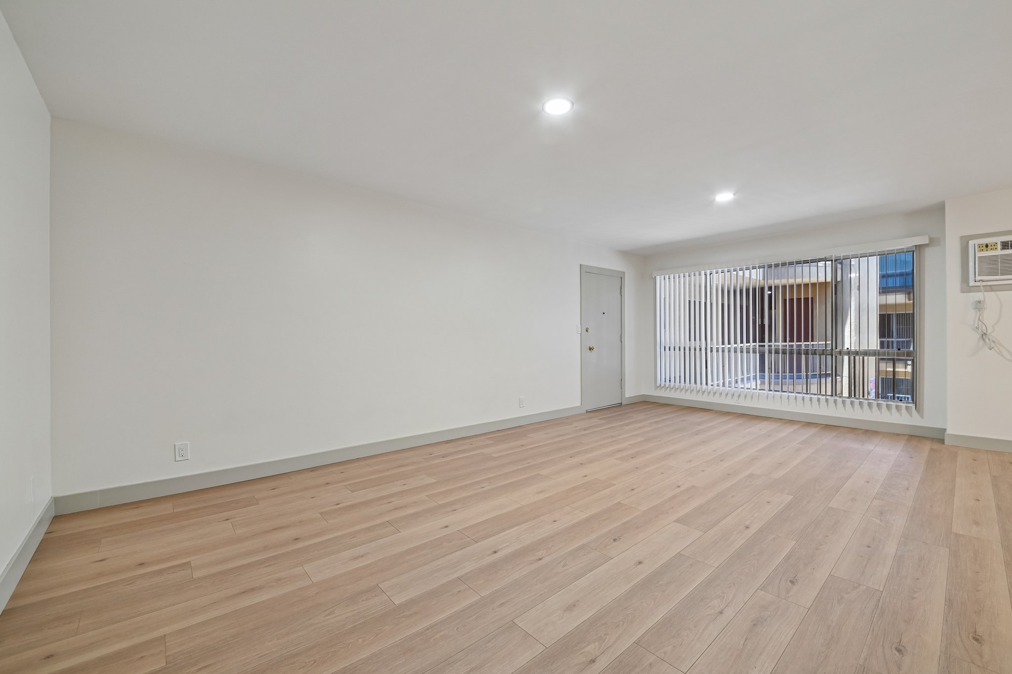 1342 N Fuller Ave Unit 203-S0805-003.jpg