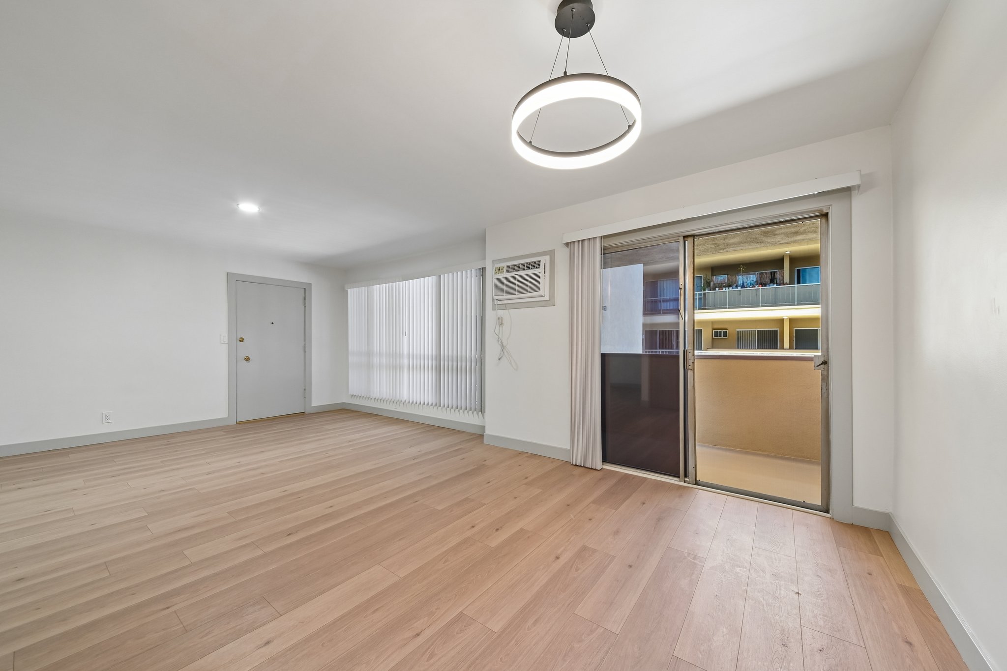 1342 N Fuller Ave Unit 203-S0805-005.jpg
