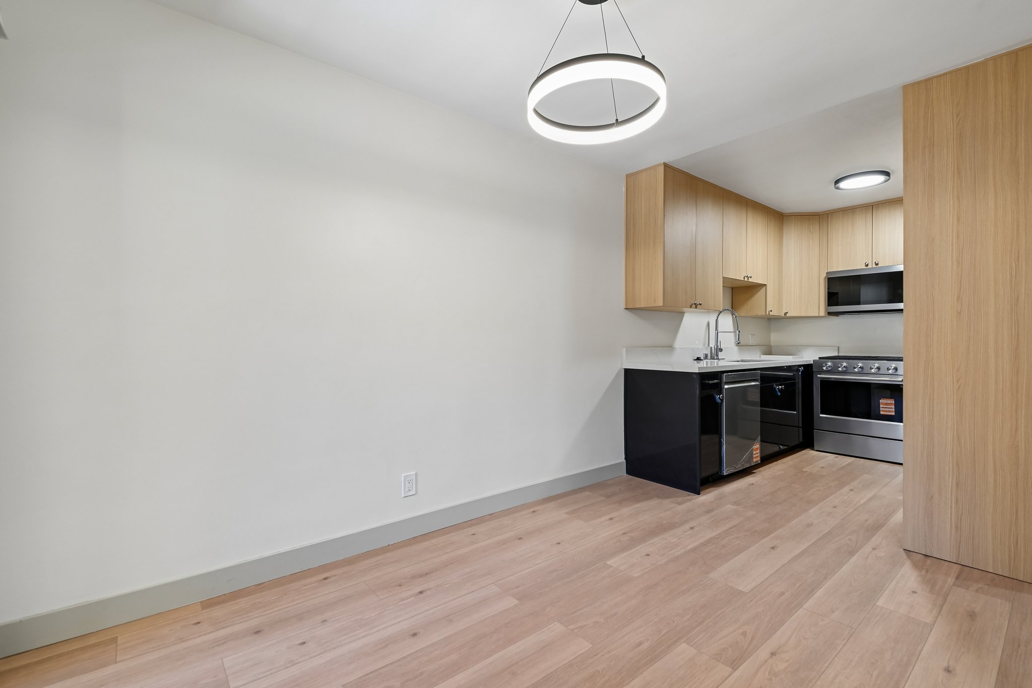 1342 N Fuller Ave Unit 203-S0805-007.jpg