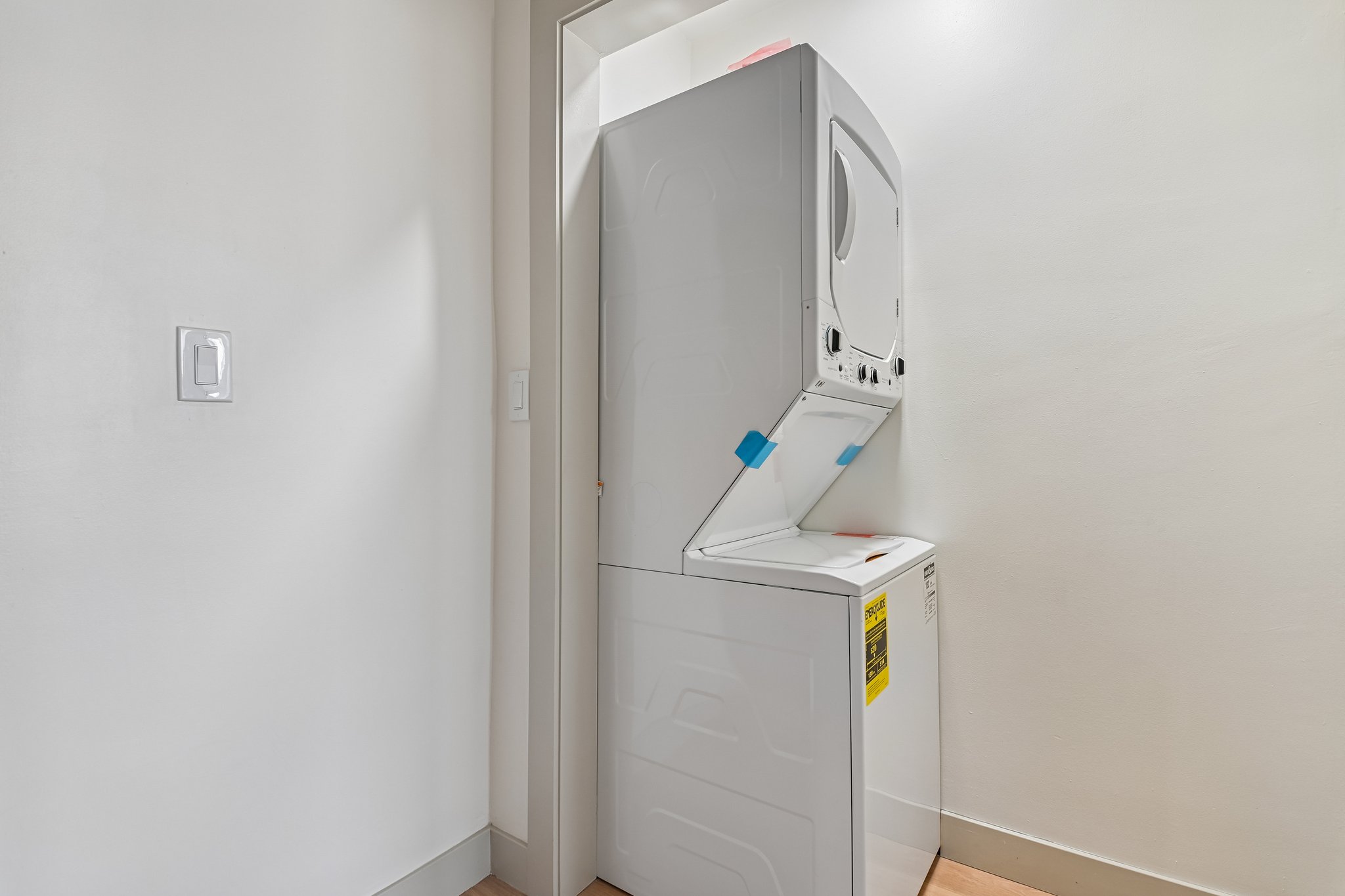1342 N Fuller Ave Unit 203-S0805-012.jpg