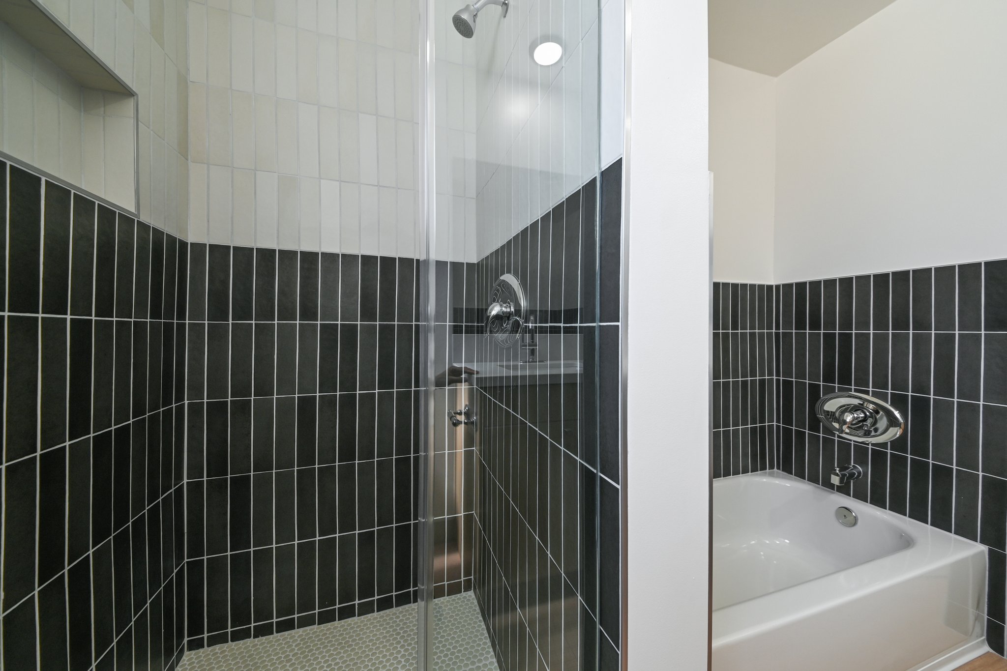 1342 N Fuller Ave Unit 203-S0805-015.jpg