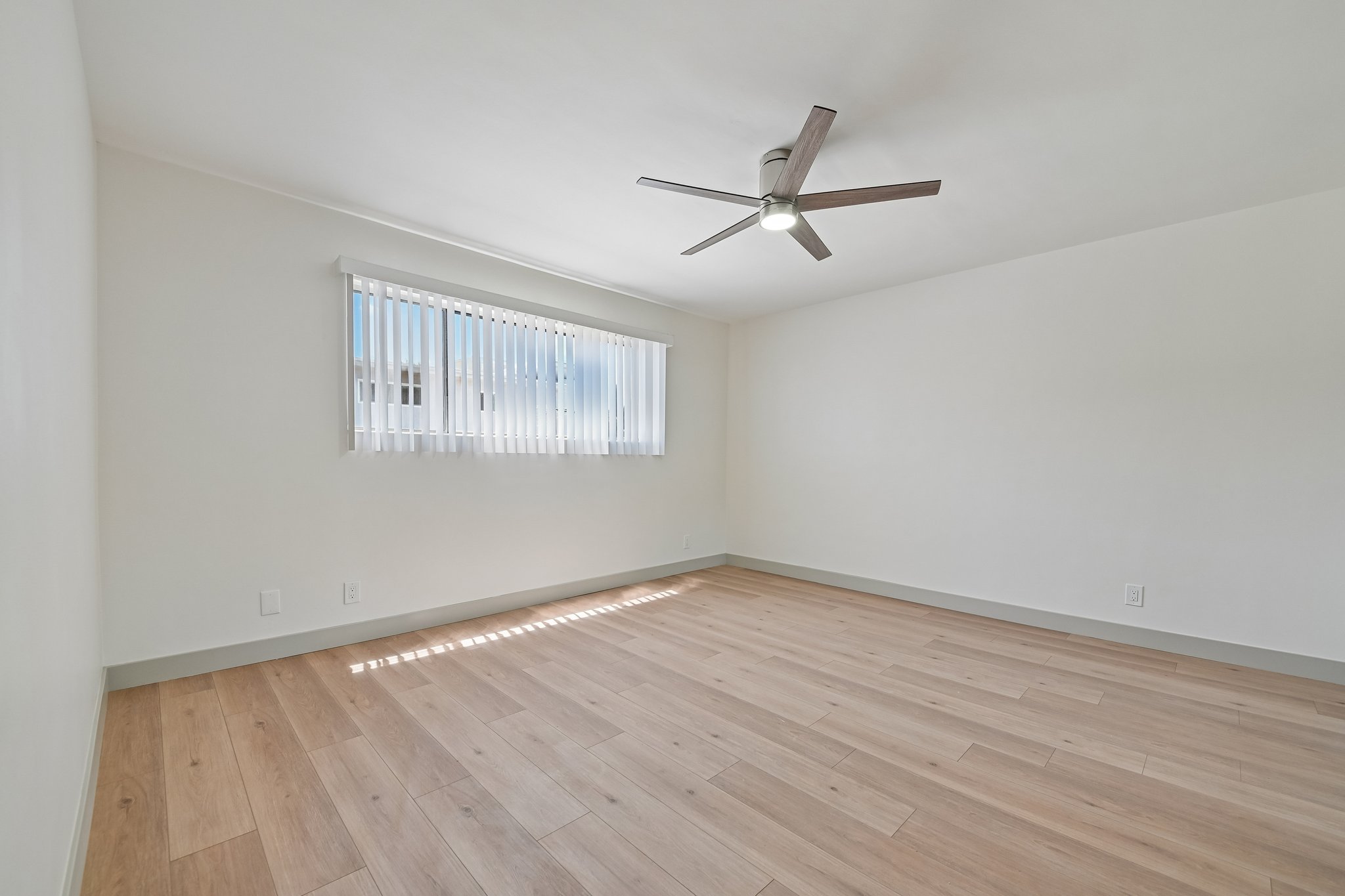 1342 N Fuller Ave Unit 203-S0805-016.jpg