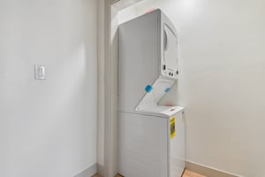 1342 N Fuller Ave Unit 203-S0805-012.jpg