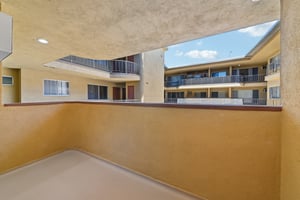 1342 N Fuller Ave Unit 203-S0805-022.jpg