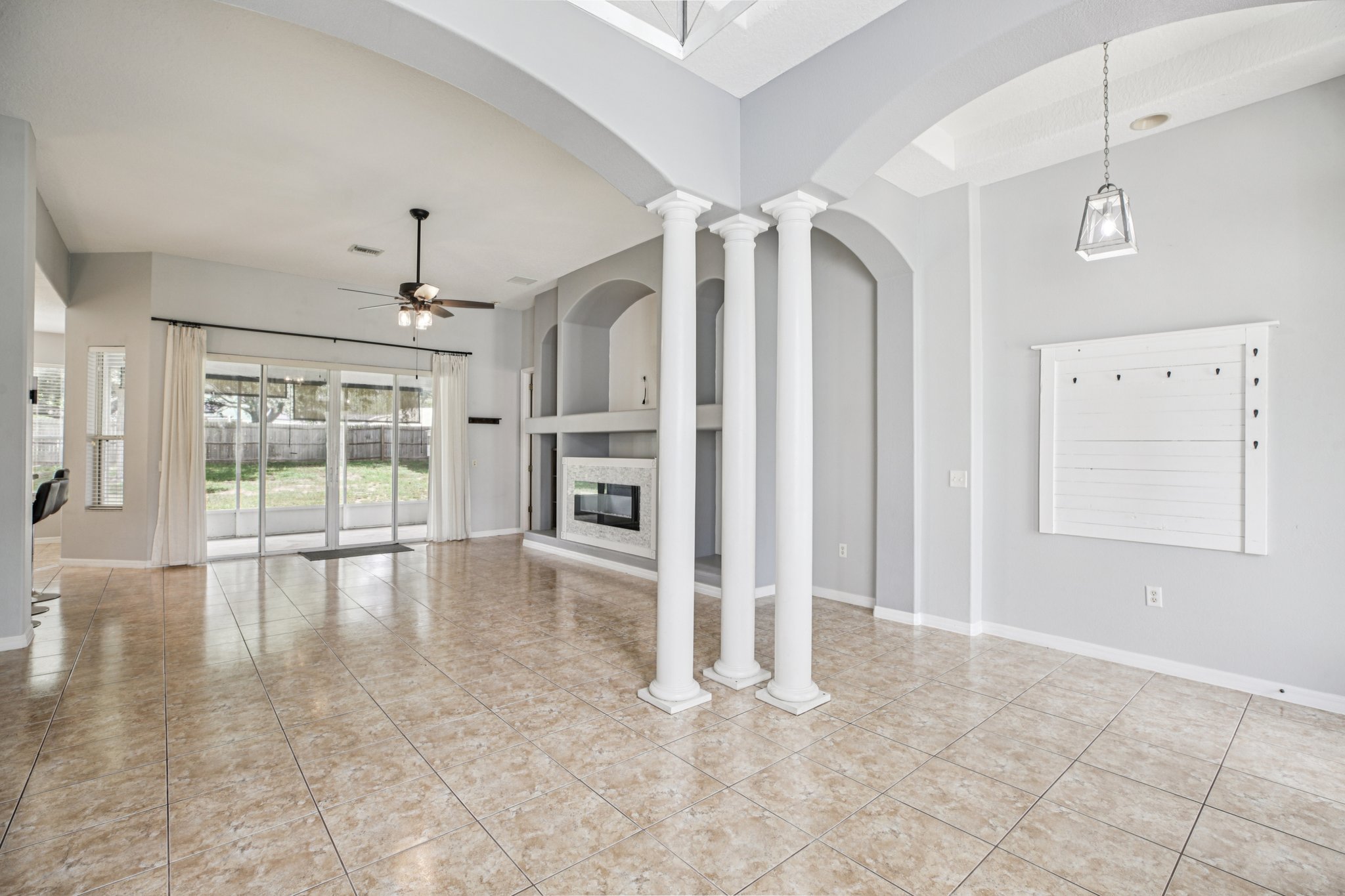 Biscayne Dr-S2508-007.jpg
