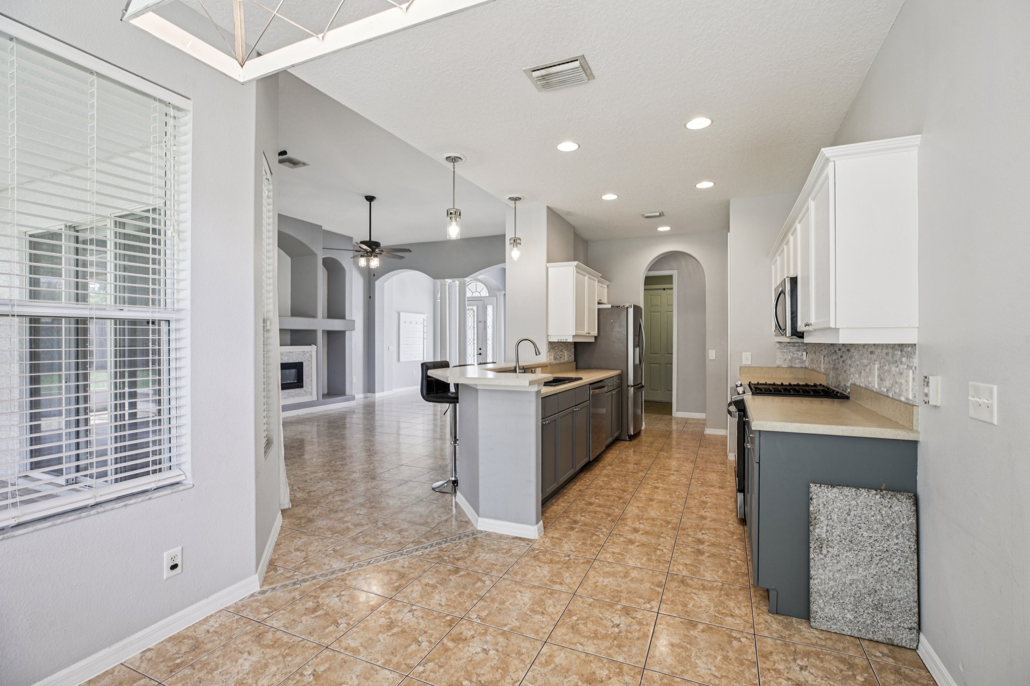 Biscayne Dr-S2508-015.jpg