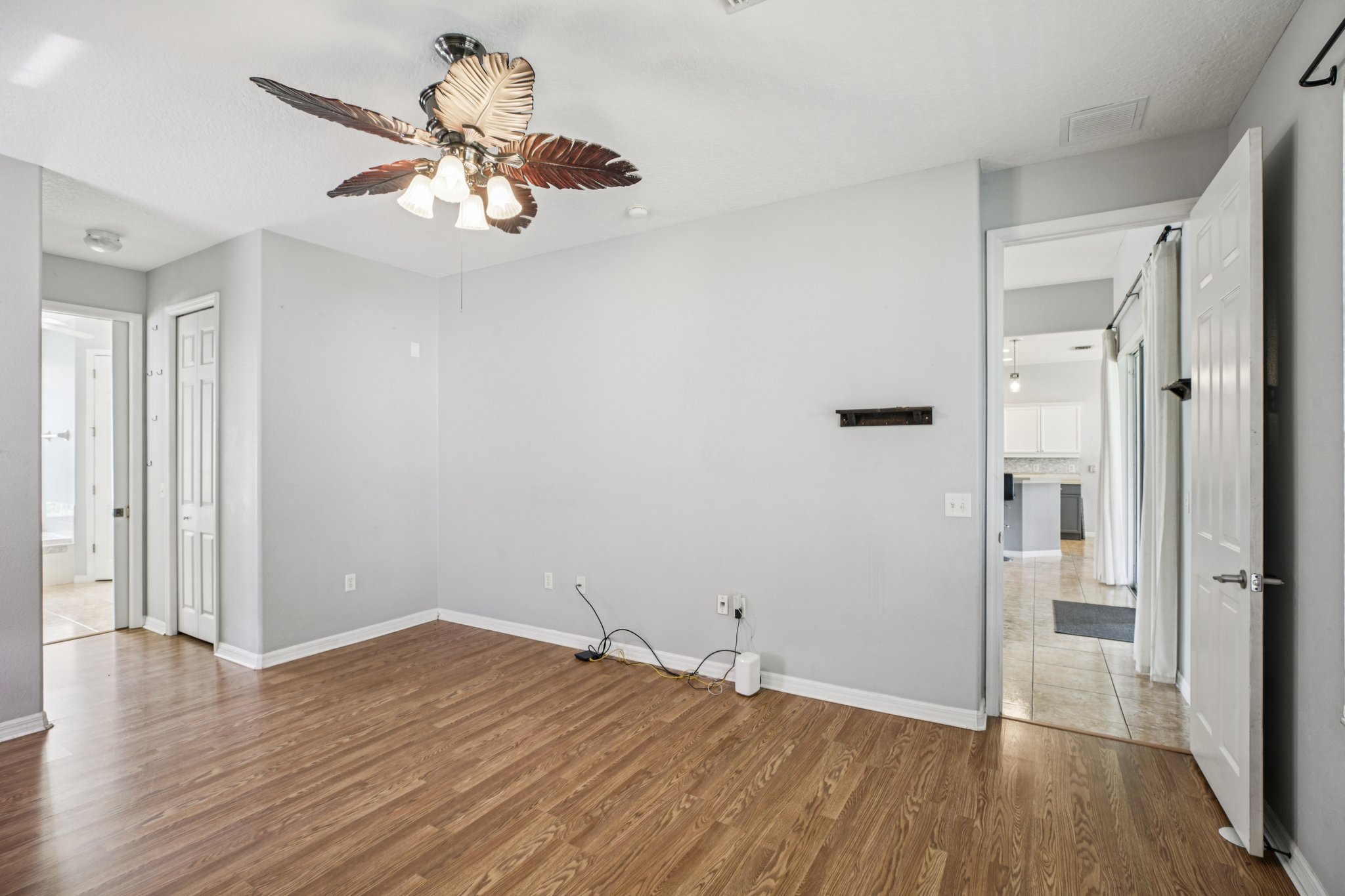 Biscayne Dr-S2508-025.jpg