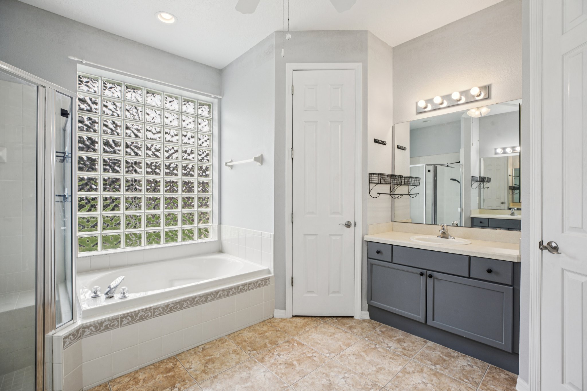 Biscayne Dr-S2508-029.jpg
