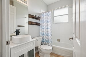 Biscayne Dr-S2508-023.jpg