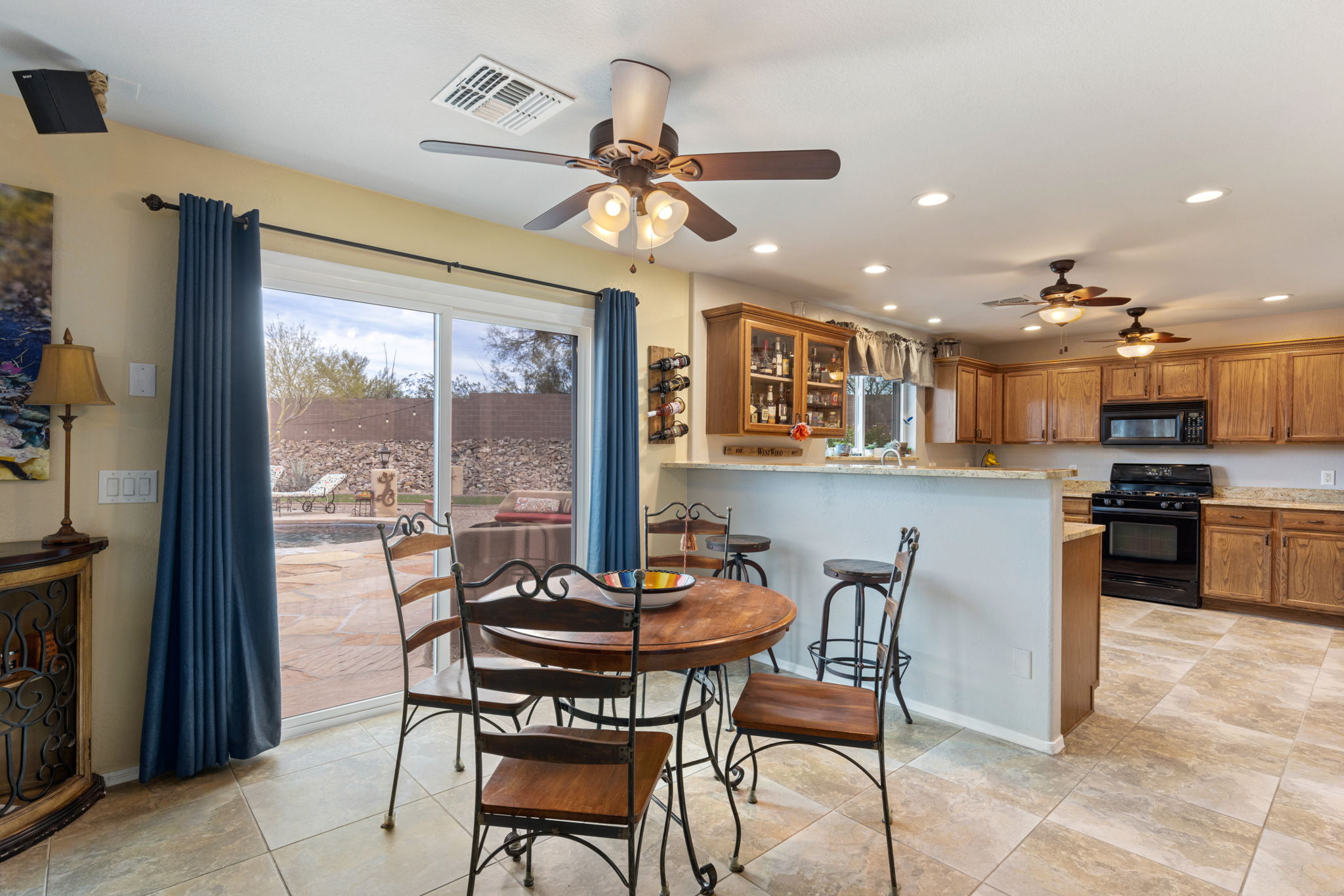 Kitchen/Breakfast Area