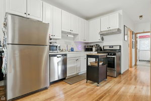 1343 N Leavitt St 2 - 090525_005