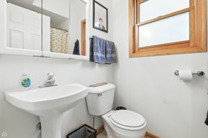 1343 N Leavitt St 2 - 090525_009