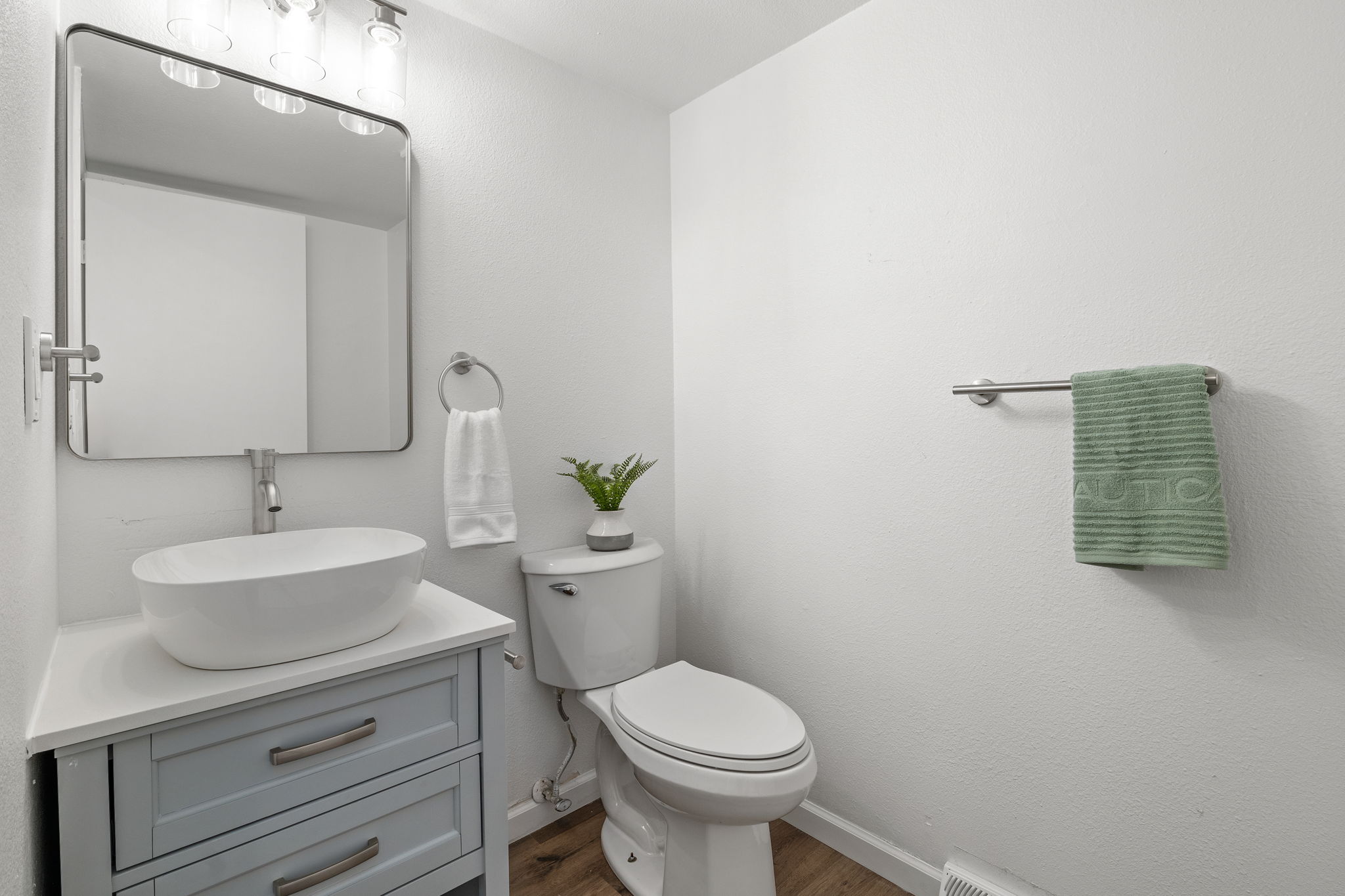 Powder Room 1