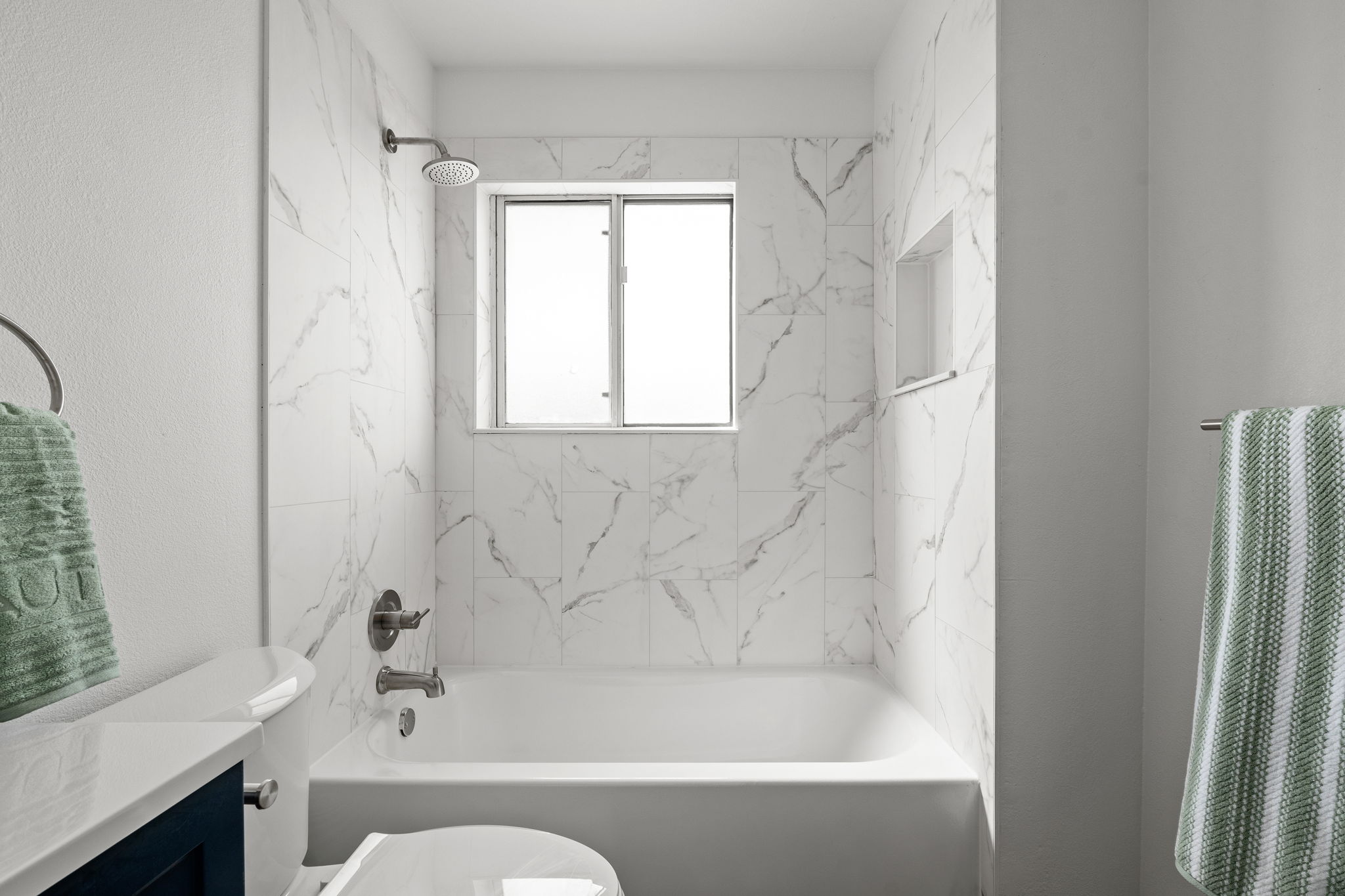 Upstairs Bath 3
