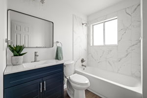 Upstairs Bath 1