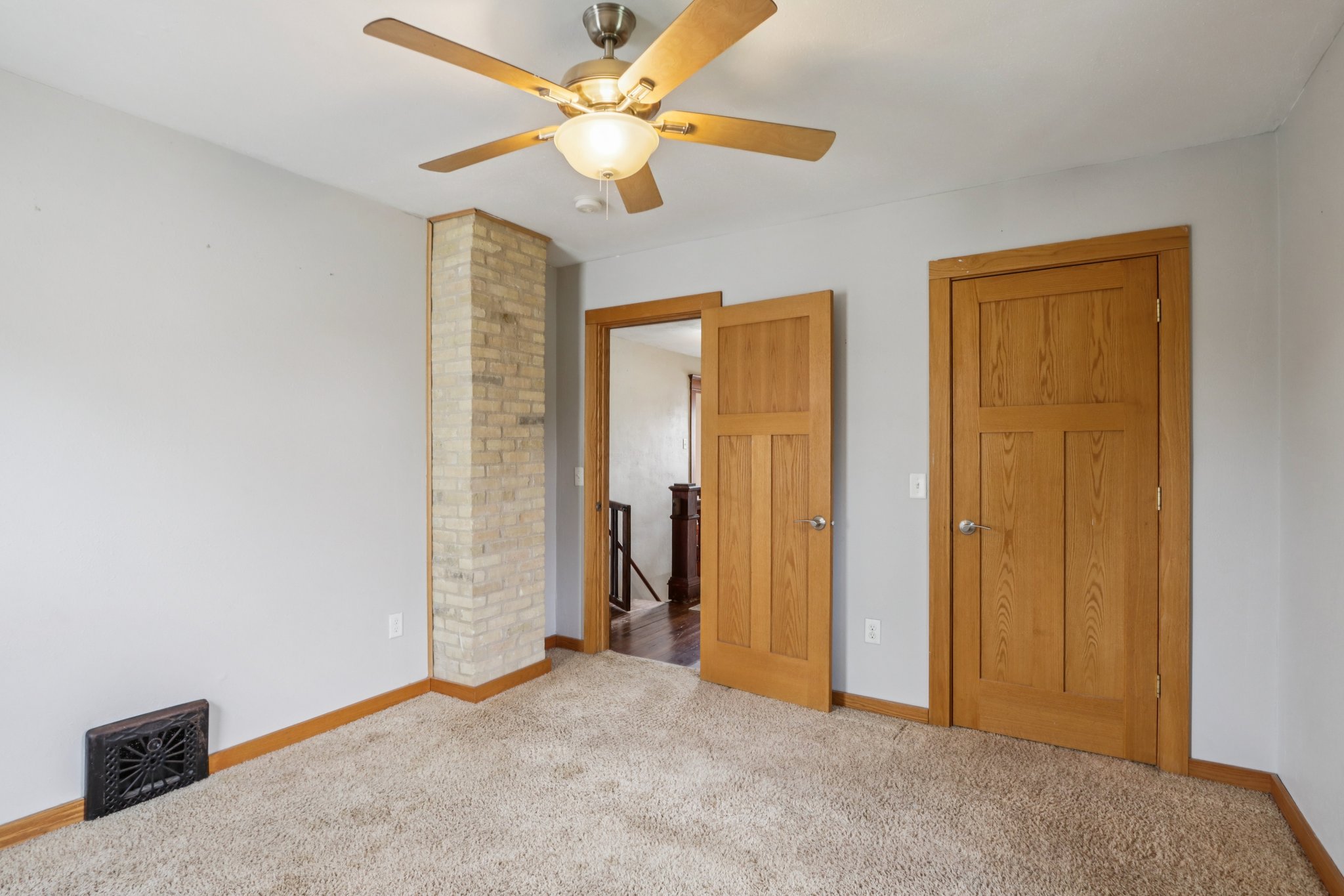 Mills St-S1404-034.jpg