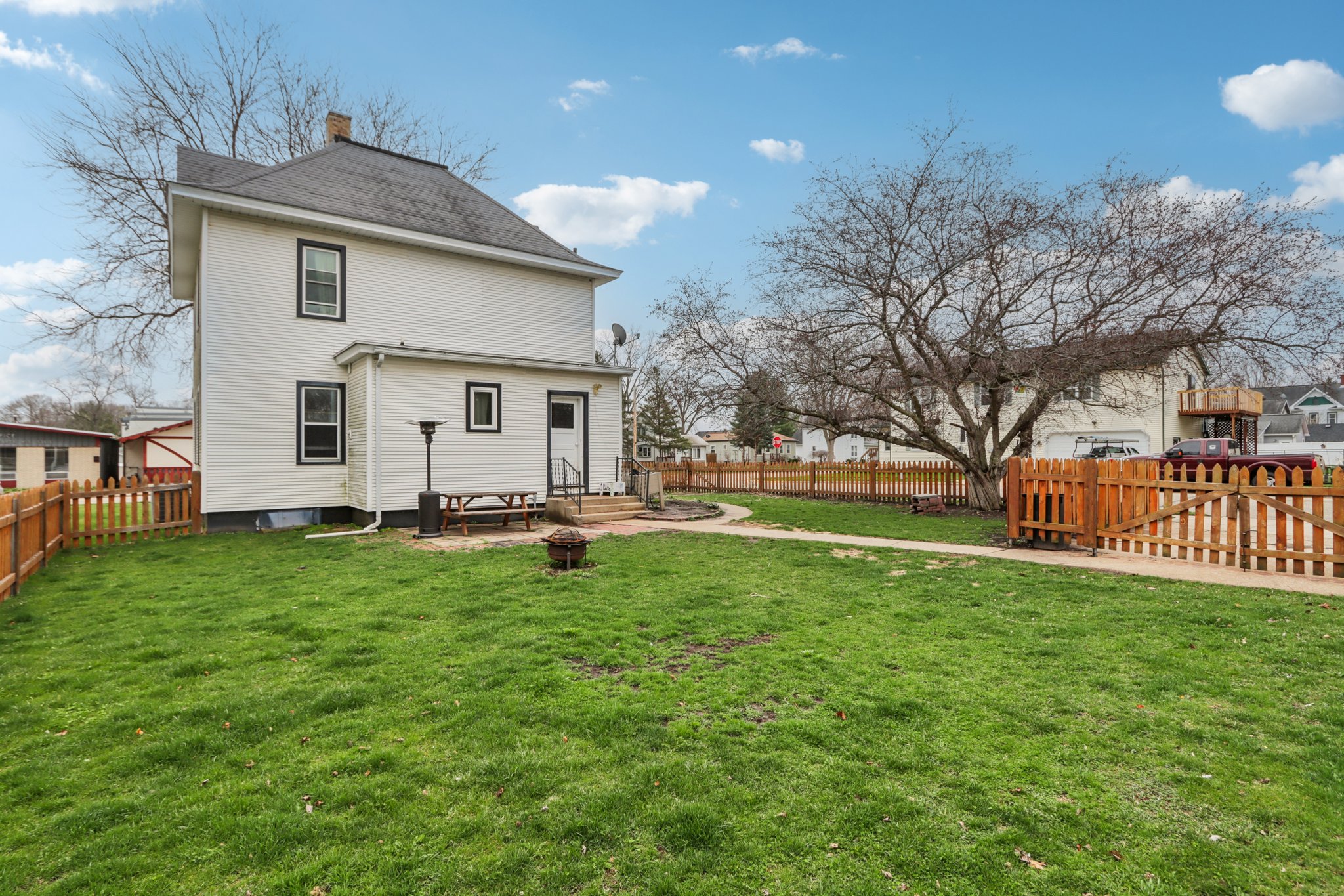 Mills St-S1404-041.jpg