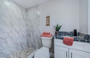 Master Bathroom 1b