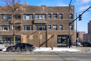 1344 W Irving Park Rd, Chicago, IL 60613, USA Photo 1