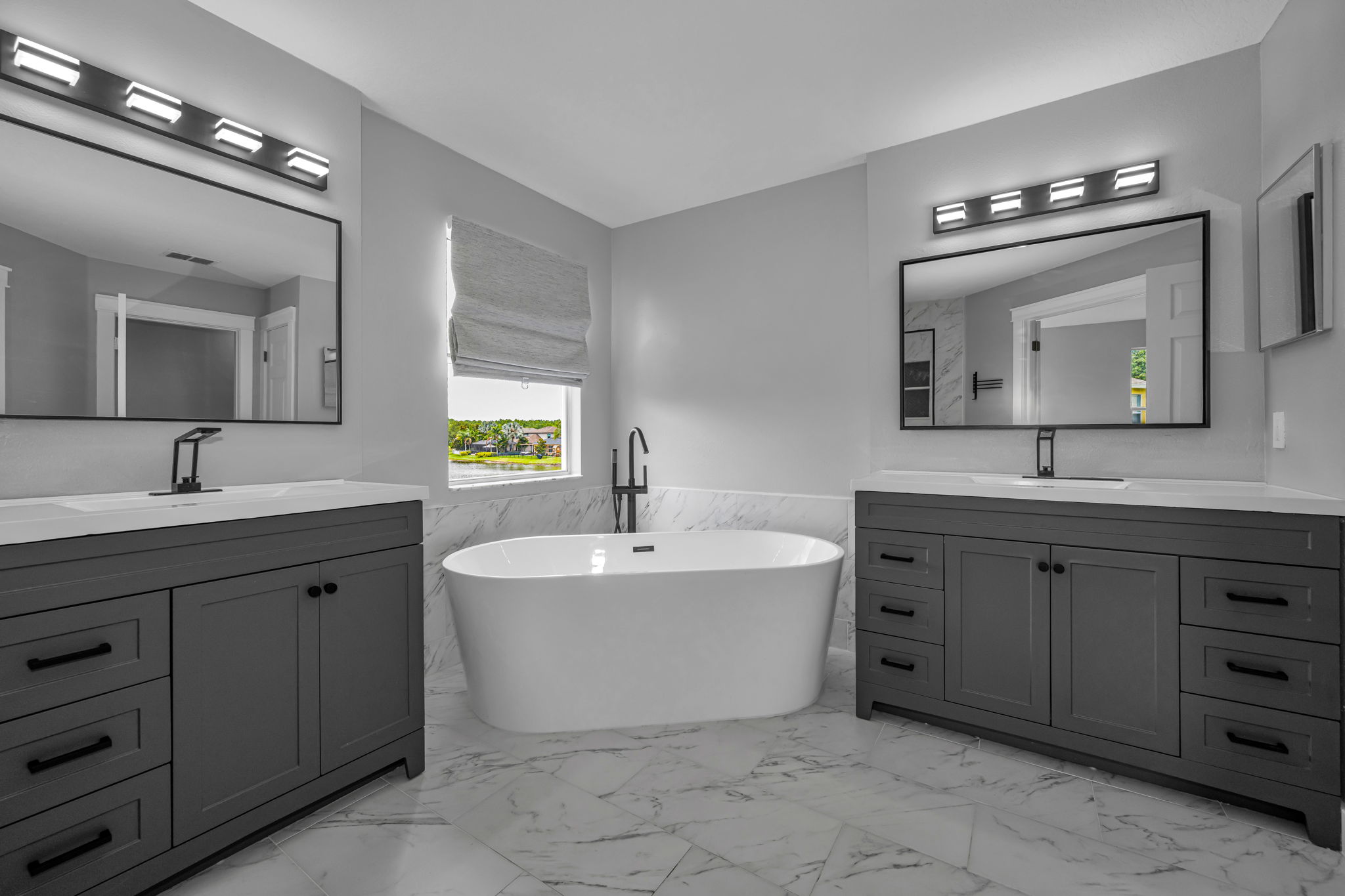 Upper Level Primary Bathroom 1b