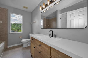 Upper Level Bathroom 3a