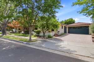 010_F8_1345 Ridley Way