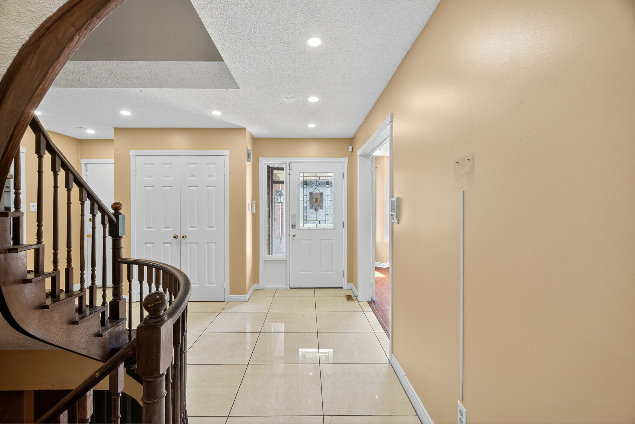 1345 Sir David Dr Oakville, ON L6J 6V5