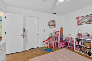  Photo 36