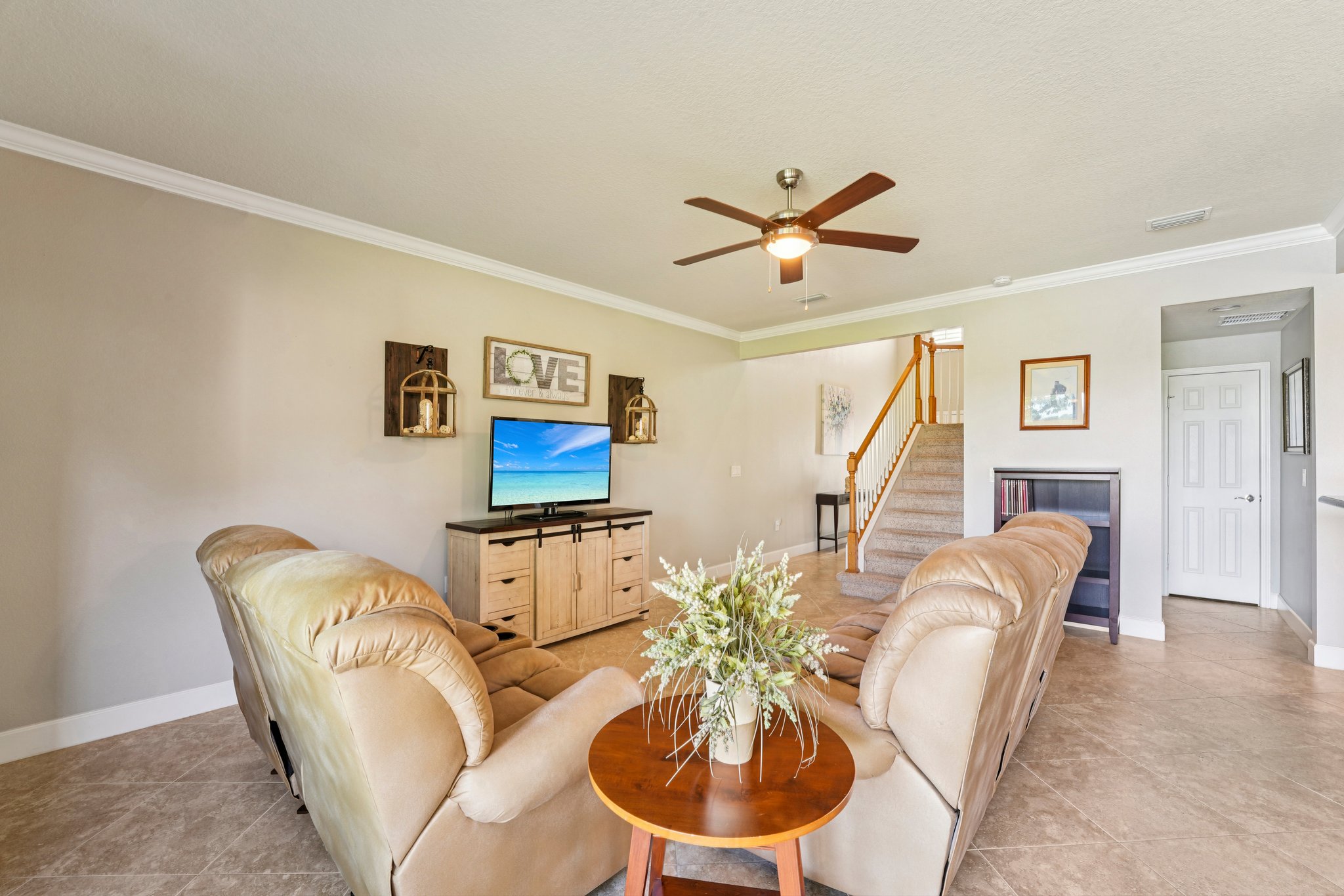 Isla Vista Dr-S1404-004.jpg