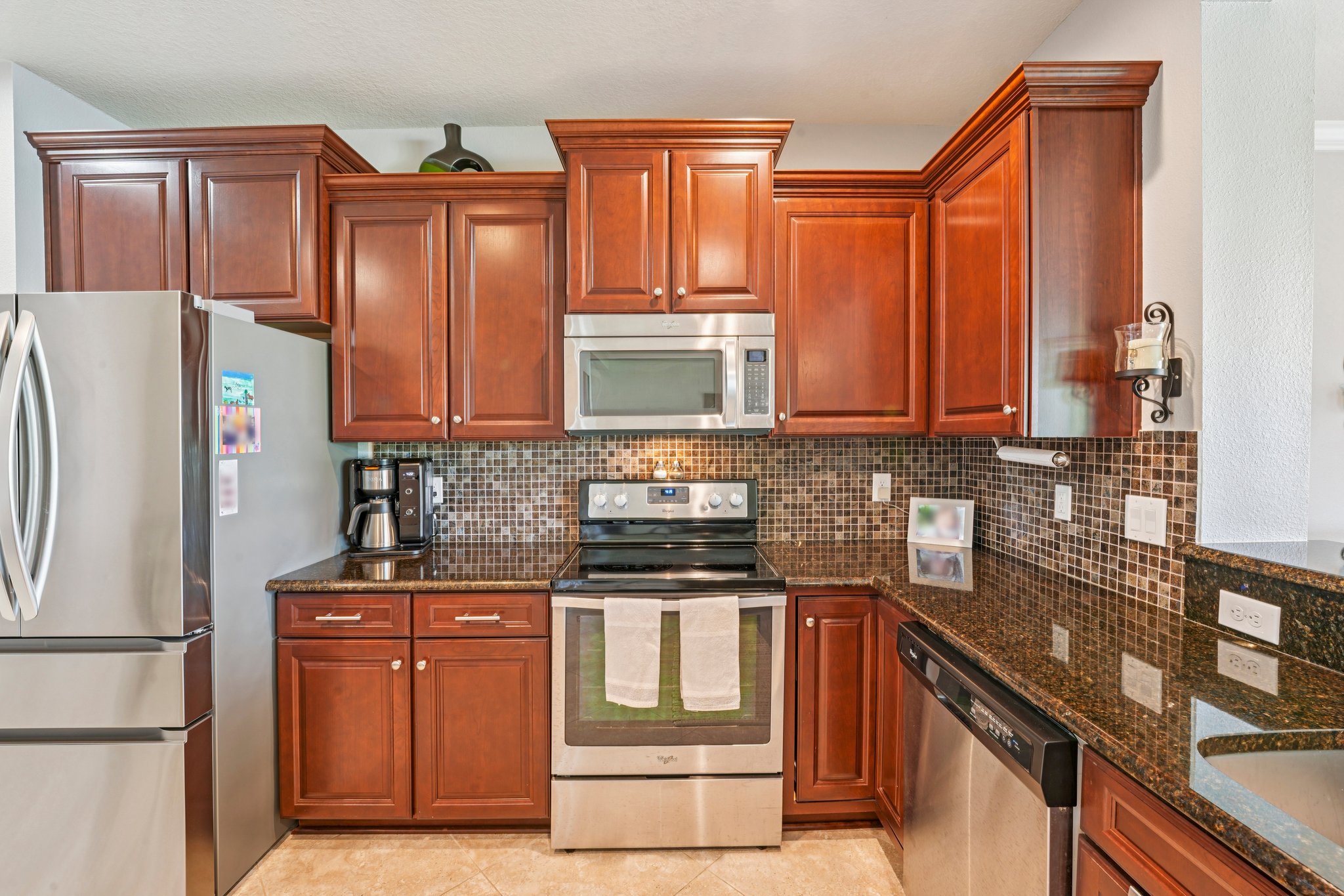 Isla Vista Dr-S1404-012.jpg