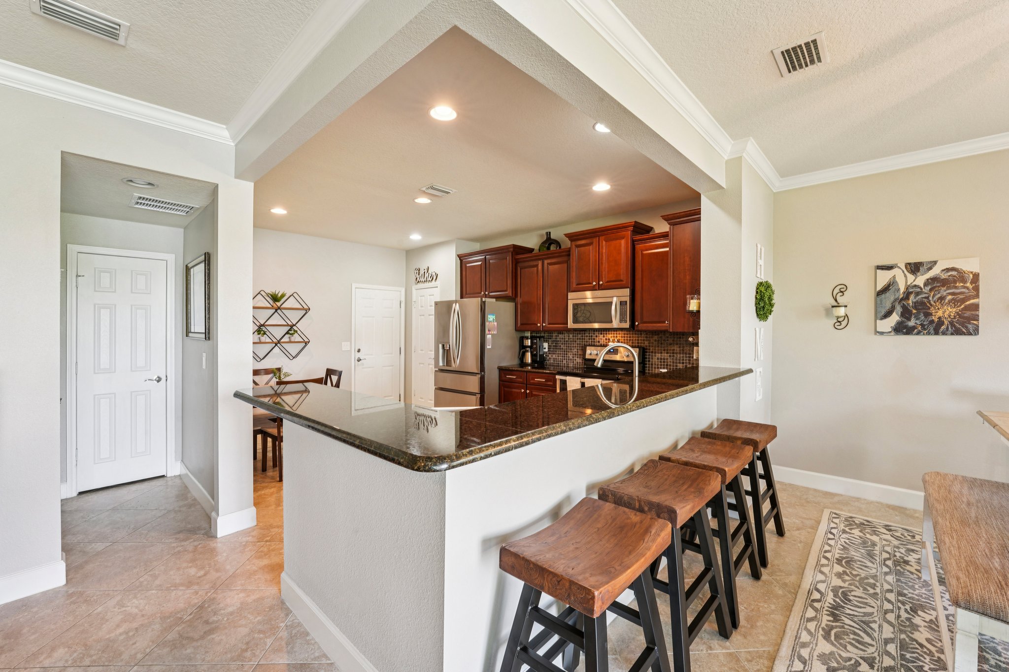 Isla Vista Dr-S1404-016.jpg