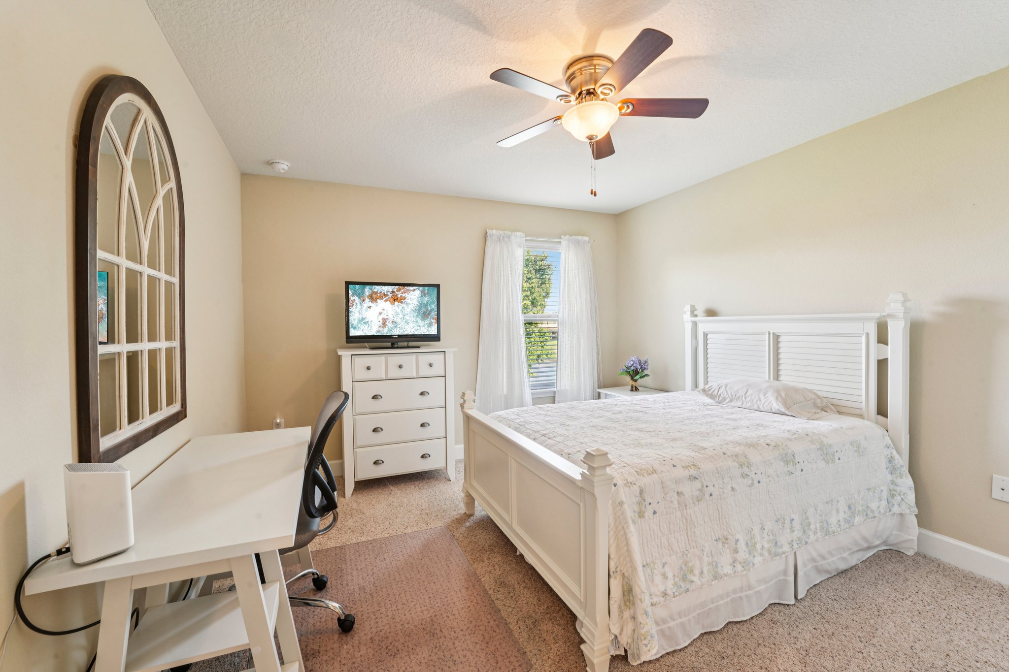 Isla Vista Dr-S1404-020.jpg