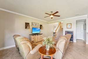 Isla Vista Dr-S1404-004.jpg