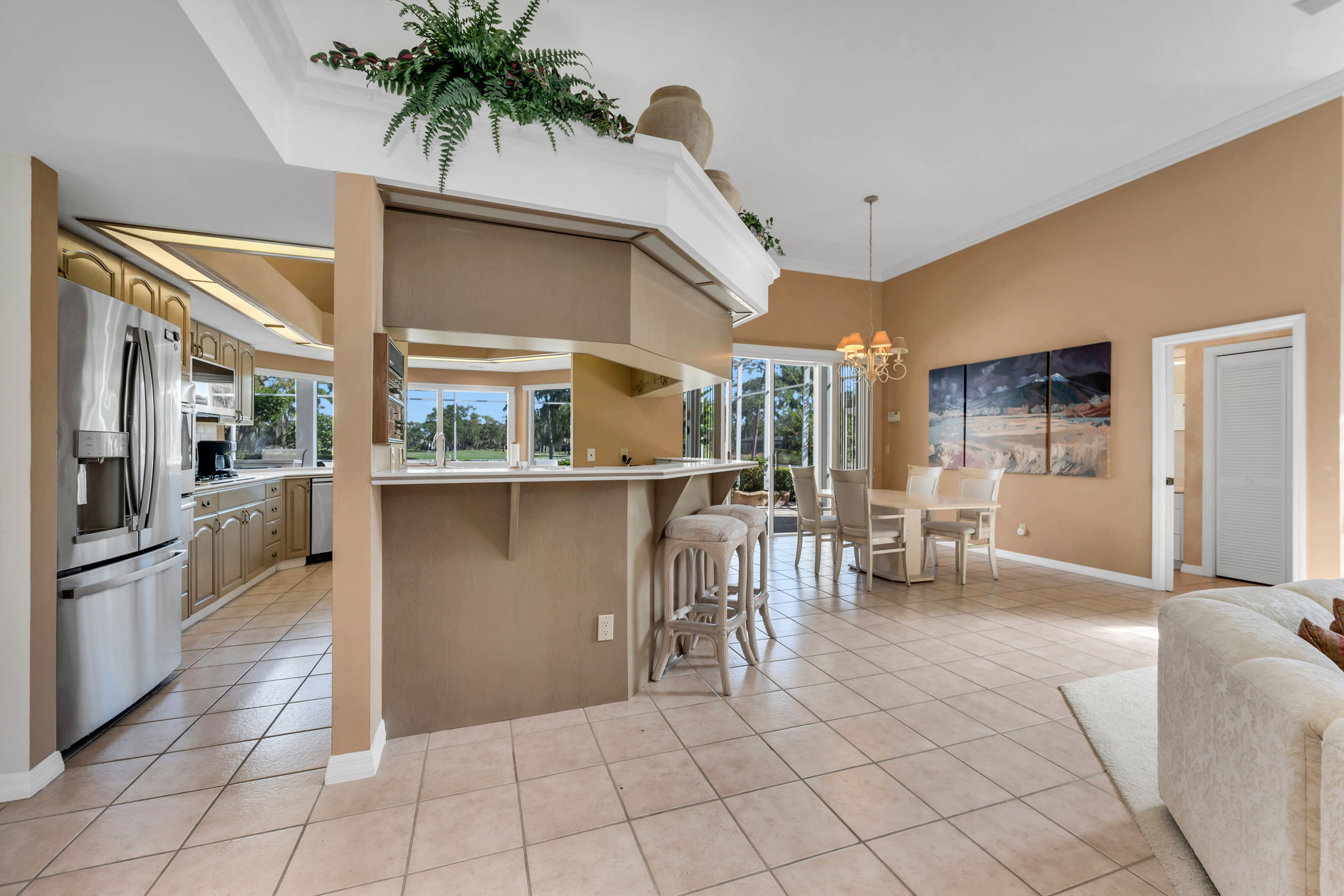 Breakfast Bar - Kitchen