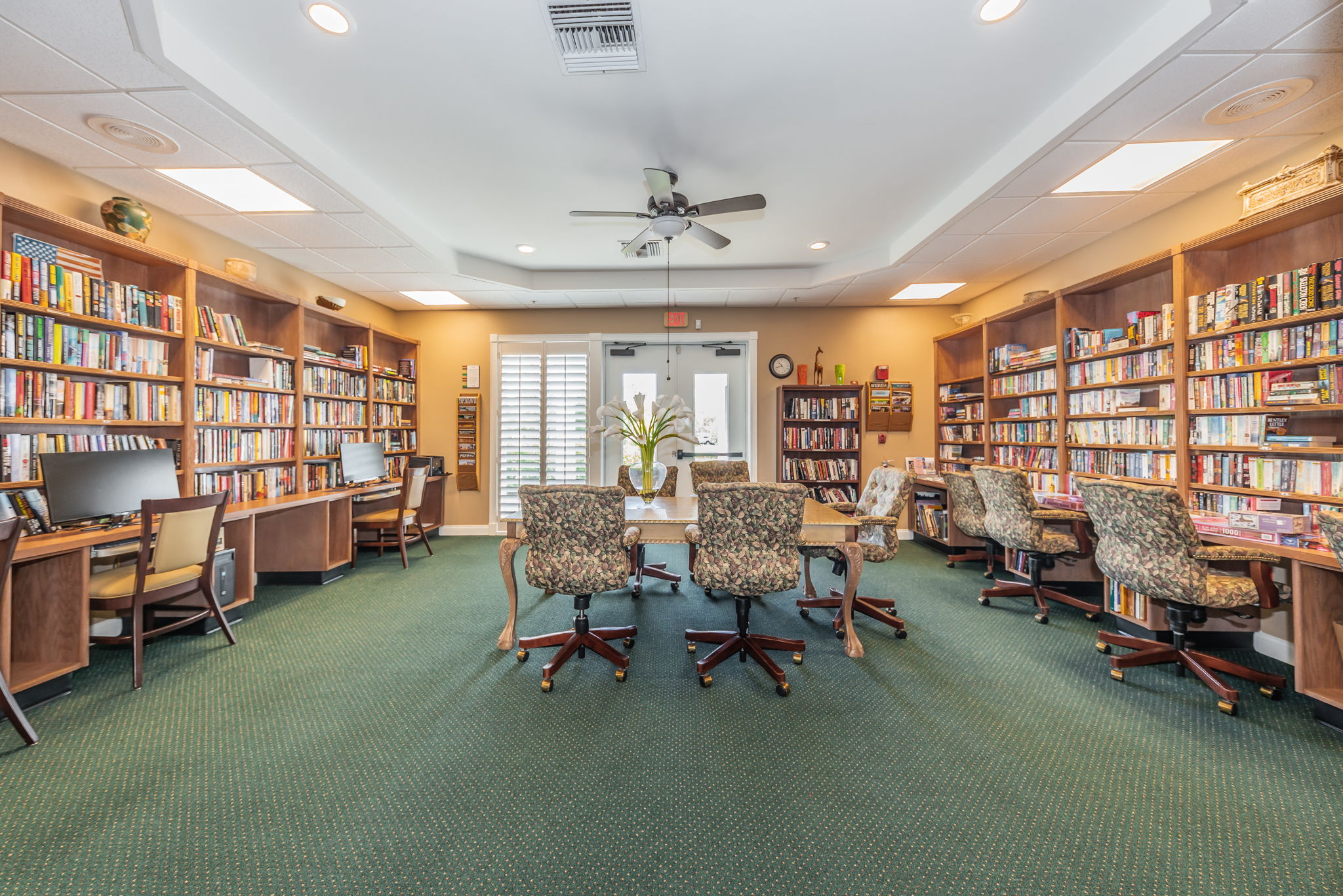 35-Clubhouse Library