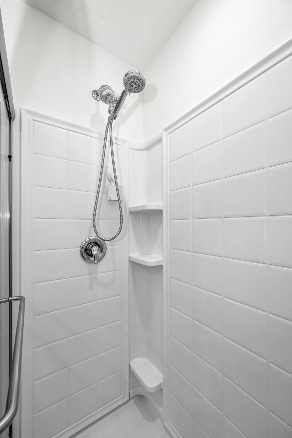 Primary Bathroom 1b